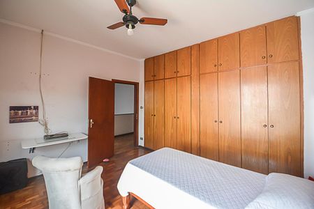 Casa à venda com 260m², 3 quartos e 2 vagas Casa à venda com 260m², 3 quartos e 2 vagasQuarto Suíte