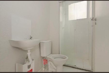 Banheiro  de apartamento para alugar com 2 quartos, 41m² em Restinga, Porto Alegre