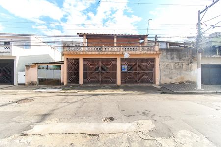 Casa para alugar com 152m², 4 quartos e 3 vagasFachada + Placa