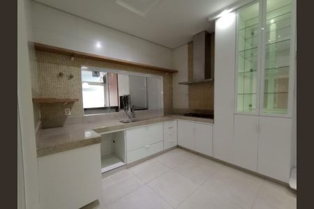 Casa para alugar com 3 quartos, 280m² em Tabajaras, Uberlândia