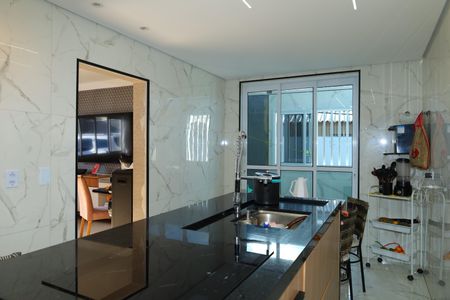 Casa para alugar com 90m², 3 quartos e 2 vagasCozinha