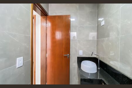 Casa à venda com 144m², 3 quartos e 1 vagaBanheiro da Suíte 2