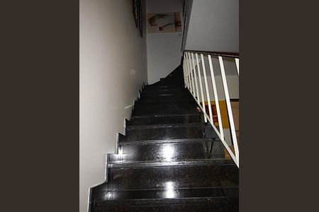 Casa para alugar com 3 quartos, 240m² em Jardim Previdencia, São Paulo