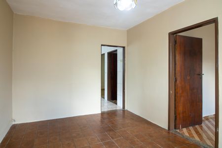 Casa à venda com 100m², 5 quartos e 5 vagasSala