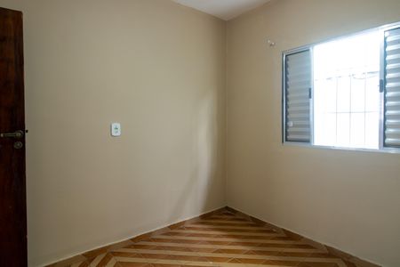 Casa à venda com 100m², 5 quartos e 5 vagasQuarto 2