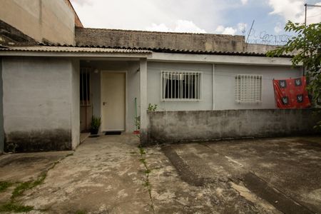Casa à venda com 100m², 5 quartos e 5 vagasCasa Fundo