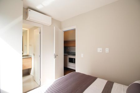 Quarto  de kitnet/studio para alugar com 1 quarto, 31m² em Vila Olímpia, São Paulo