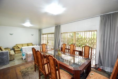 Casa à venda com 4 quartos, 296m² em Vila Madalena, São Paulo