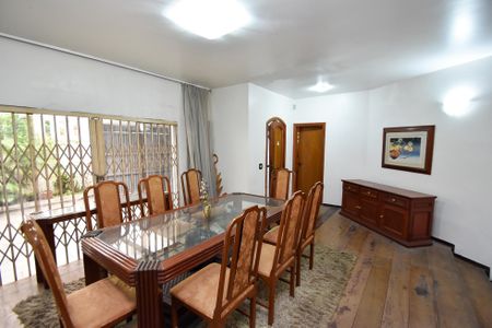 Casa à venda com 4 quartos, 296m² em Vila Madalena, São Paulo