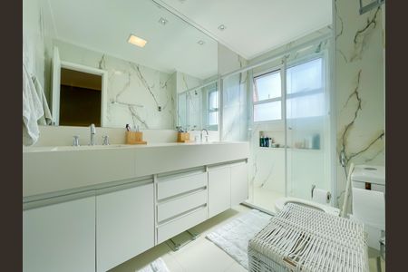 Apartamento à venda com 167m², 3 quartos e 3 vagasBanheiro da Suíte 1