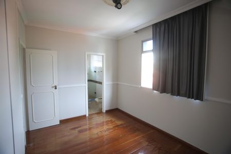 Apartamento à venda com 210m², 4 quartos e 2 vagasSuite