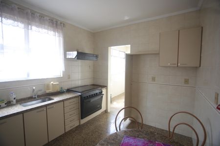Apartamento à venda com 210m², 4 quartos e 2 vagasCozinha