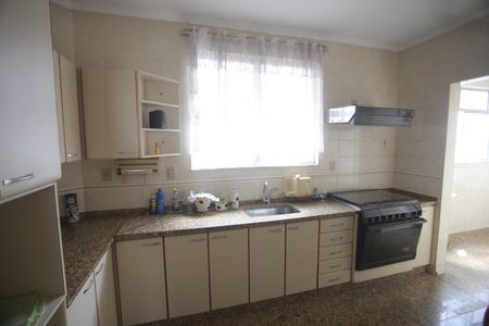 Cozinha de apartamento à venda com 4 quartos, 210m² em Coração Eucarístico, Belo Horizonte