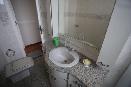 Apartamento à venda com 210m², 4 quartos e 2 vagasBanheiro