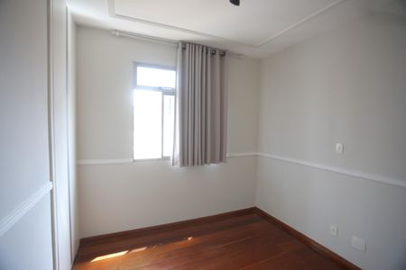 Apartamento à venda com 210m², 4 quartos e 2 vagasQuarto 2