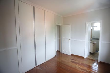 Apartamento à venda com 210m², 4 quartos e 2 vagasSuite