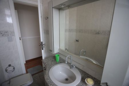 Apartamento à venda com 210m², 4 quartos e 2 vagasBanheiro