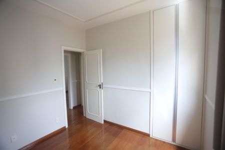 Apartamento à venda com 210m², 4 quartos e 2 vagasQuarto 2
