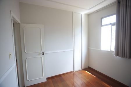 Apartamento à venda com 210m², 4 quartos e 2 vagasQuarto 2