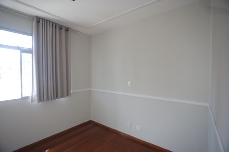 Apartamento à venda com 210m², 4 quartos e 2 vagasQuarto 2