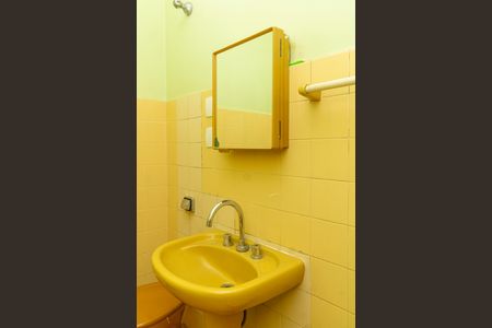 Casa à venda com 160m², 3 quartos e 2 vagas Casa à venda com 160m², 3 quartos e 2 vagasBanheiro