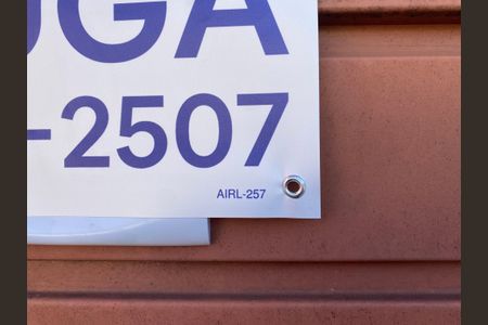 Casa à venda com 160m², 3 quartos e 2 vagas Casa à venda com 160m², 3 quartos e 2 vagasPlaquinha Cod AIRL-257