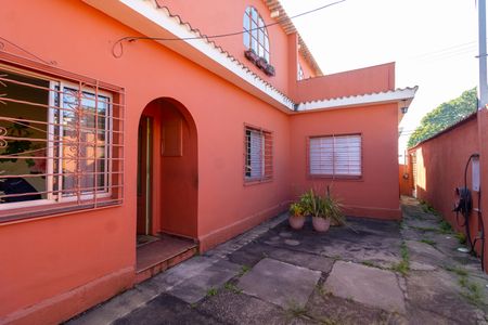 Casa à venda com 160m², 3 quartos e 2 vagas Casa à venda com 160m², 3 quartos e 2 vagasQuintal