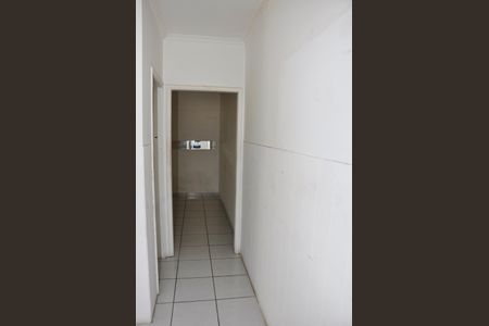 Casa à venda com 400m², 3 quartos e 2 vagas Casa à venda com 400m², 3 quartos e 2 vagasDetalhe - Edícola - Corredor
