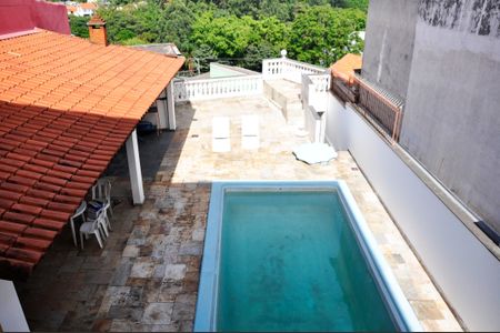 Casa à venda com 400m², 3 quartos e 2 vagas Casa à venda com 400m², 3 quartos e 2 vagasDetalhe - Vista do Área de Serviço