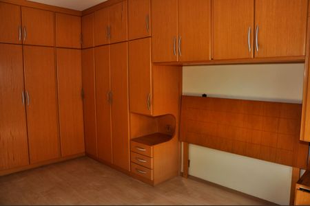 Casa à venda com 400m², 3 quartos e 2 vagas Casa à venda com 400m², 3 quartos e 2 vagasDetalhe - Quarto 01 com Suíte