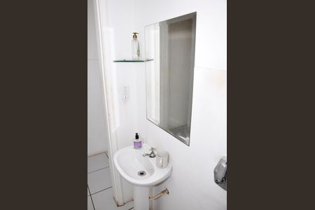 Casa à venda com 400m², 3 quartos e 2 vagas Casa à venda com 400m², 3 quartos e 2 vagasDetalhe - Edícola - Banheiro Social