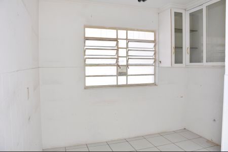 Casa à venda com 400m², 3 quartos e 2 vagas Casa à venda com 400m², 3 quartos e 2 vagasDetalhe - Edícola - Cozinha