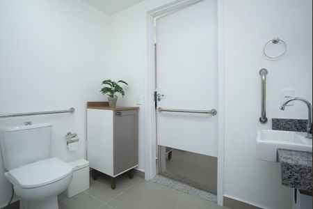 Studio para alugar com 27m², 1 quarto e sem vaga Studio para alugar com 27m², 1 quarto e sem vagaBanheiro