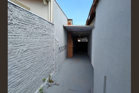 Casa à venda com 132m², 5 quartos e 4 vagas Casa à venda com 132m², 5 quartos e 4 vagasCorredor