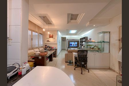 Apartamento à venda com 130m², 3 quartos e sem vagaSala/Cozinha