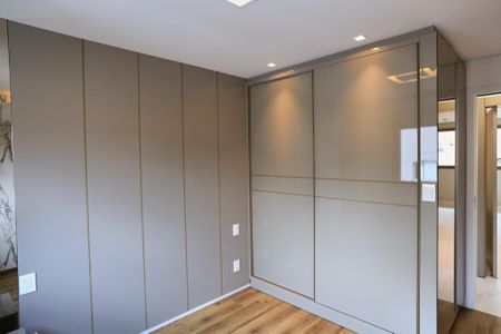 Suíte de apartamento à venda com 2 quartos, 64m² em Santo Antônio, Belo Horizonte