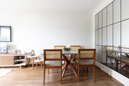 Apartamento à venda com 62m², 2 quartos e 1 vaga Apartamento à venda com 62m², 2 quartos e 1 vagaSala