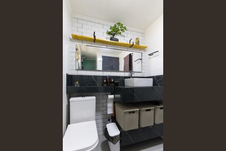 Apartamento à venda com 62m², 2 quartos e 1 vaga Apartamento à venda com 62m², 2 quartos e 1 vagaBanheiro