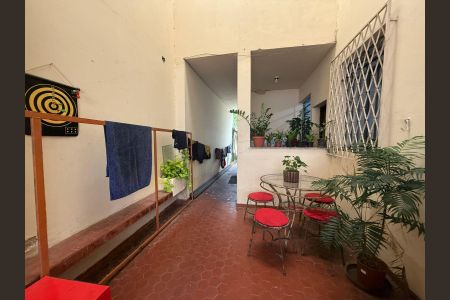 Casa à venda com 208m², 3 quartos e 2 vagas