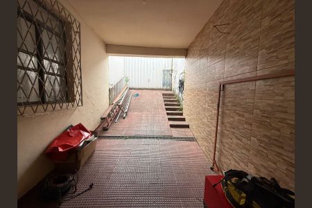 Casa à venda com 208m², 3 quartos e 2 vagas