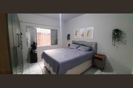 Quarto 1 de casa à venda com 2 quartos, 200m² em Km 18, Osasco