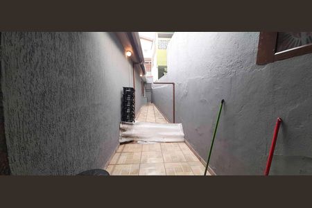 Casa à venda com 140m², 2 quartos e 2 vagasCorredores Externos