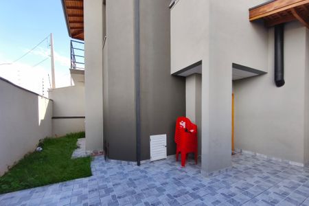 Casa à venda com 230m², 3 quartos e 2 vagasQuintal - Garagem
