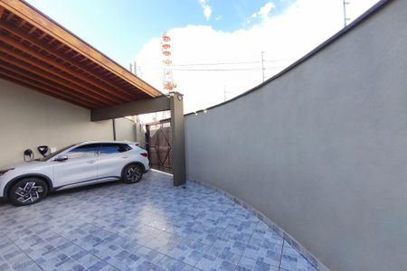 Casa à venda com 230m², 3 quartos e 2 vagasQuintal - Garagem