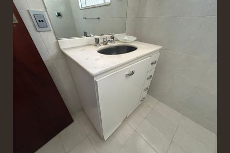 Casa para alugar com 130m², 3 quartos e 10 vagasBanheiro 1