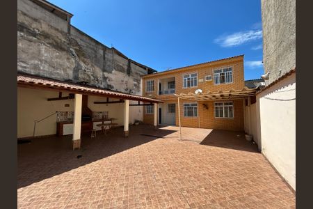Casa para alugar com 130m², 3 quartos e 10 vagasFachada