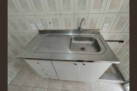 Cozinha - Torneira de apartamento para alugar com 3 quartos, 75m² em Jardim Santa Emilia, São Paulo