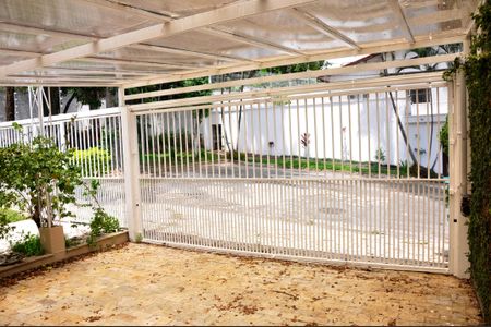 Casa de condomínio à venda com 420m², 4 quartos e 2 vagas Casa de condomínio à venda com 420m², 4 quartos e 2 vagasGaragem