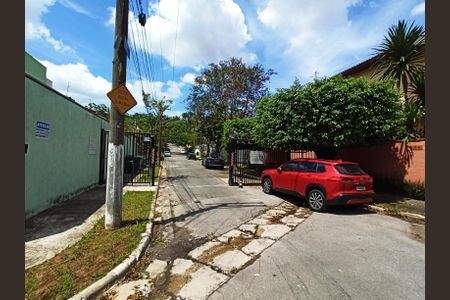 Casa de condomínio à venda com 420m², 4 quartos e 2 vagas Casa de condomínio à venda com 420m², 4 quartos e 2 vagasEntrada com Monitoramento com Câmeras