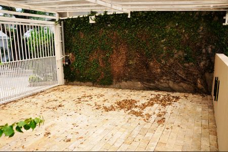 Casa de condomínio à venda com 420m², 4 quartos e 2 vagas Casa de condomínio à venda com 420m², 4 quartos e 2 vagasGaragem